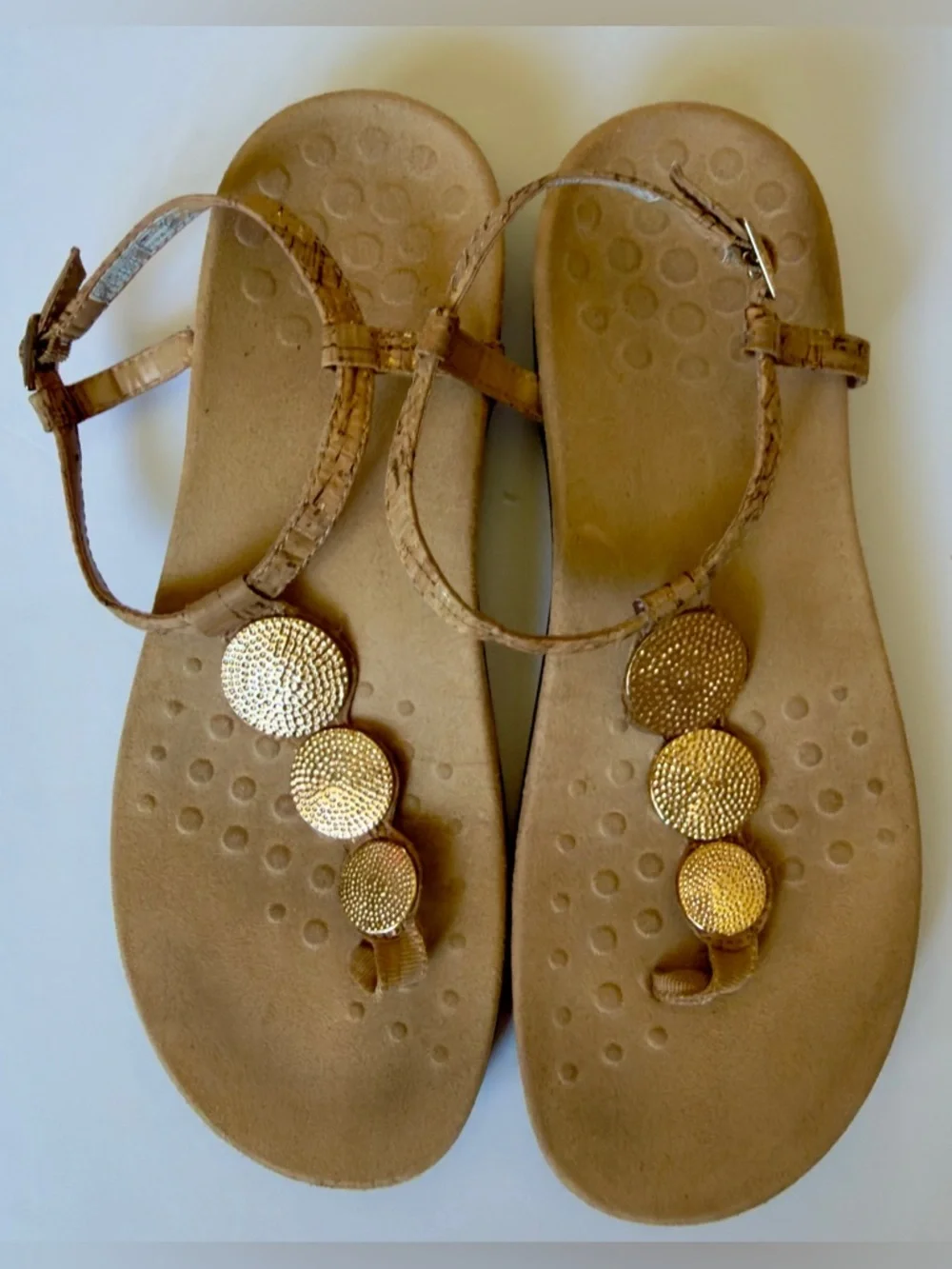 Vionic Lizbeth T-Strap Orthotic Sandals Women's Size 9 Cork Gold.